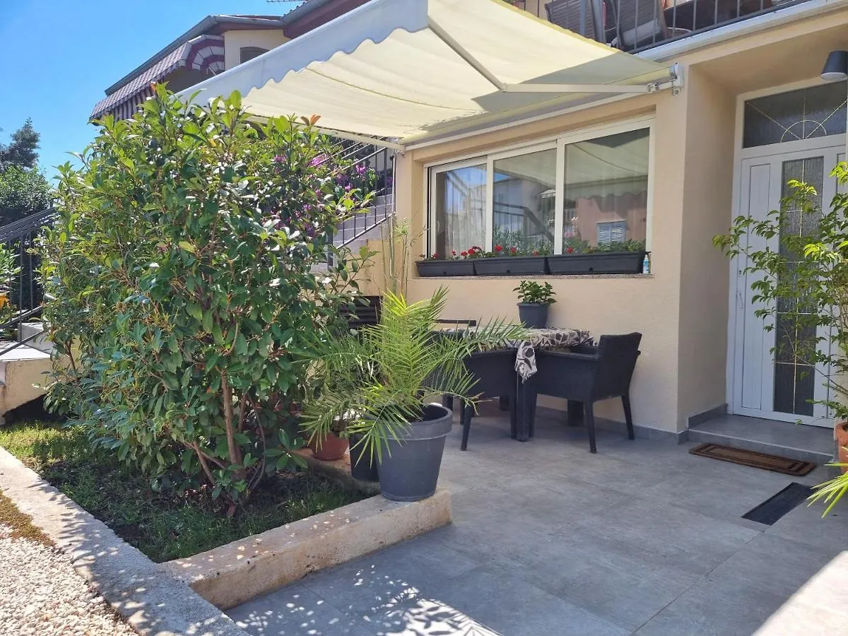Apartment Nada - Porec - 300M From Beautiful Beaches And City Center